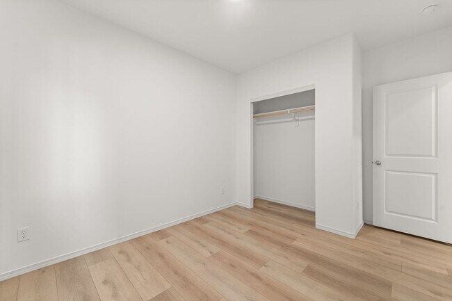 Building Photo - 8581 N Orch Ct