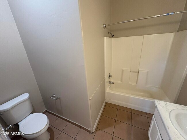 Building Photo - 1062 N 27th St