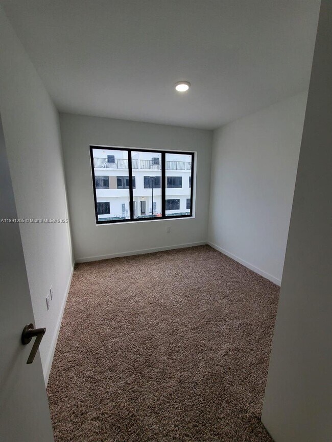 Building Photo - 14573 SW 261st Terrace