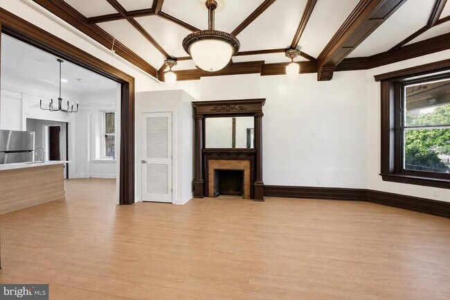 Building Photo - 6012 Ridge Ave