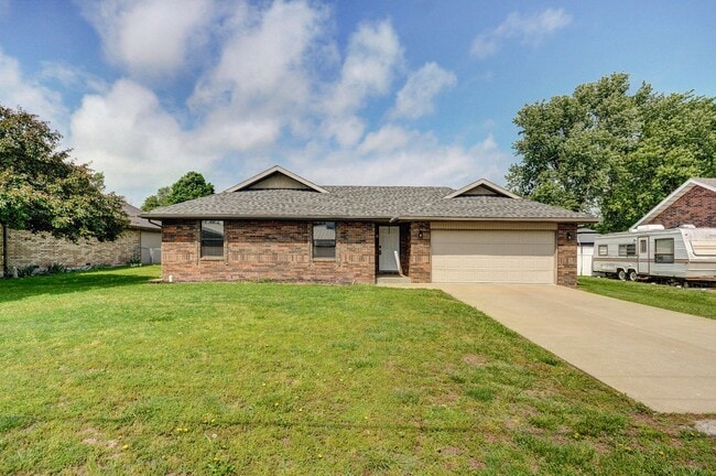 Primary Photo - Charming 3 Bedroom, 2 Bathroom house in Ni...