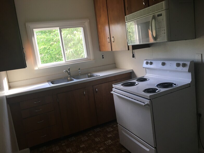 Upstairs Unit 210-B Kitchen - 210 S Fancher Ave