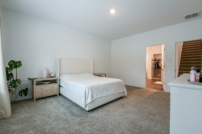 Building Photo - 22430 Forest Gorge Ln