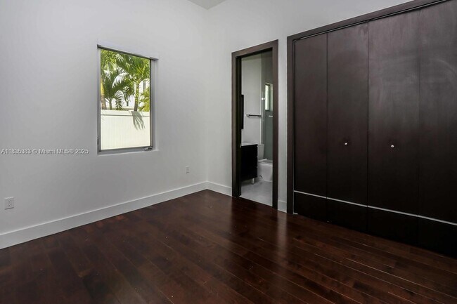 Building Photo - 3402 NW 83rd St