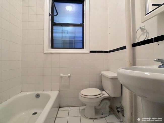 Building Photo - 941 Amsterdam Ave