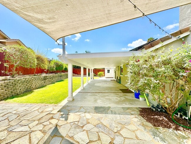 Building Photo - Wonderful Single-Story Home on Spacious Corner Lot with Privately Fenced Yard Space & Attached-Tw...