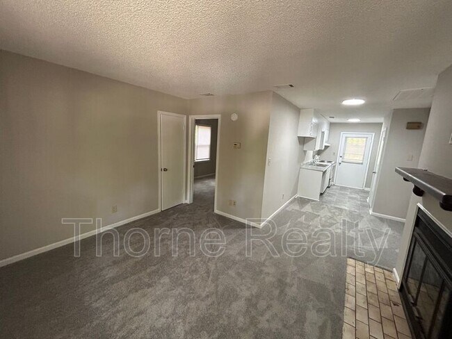 Building Photo - 2265 Sherwood Ave
