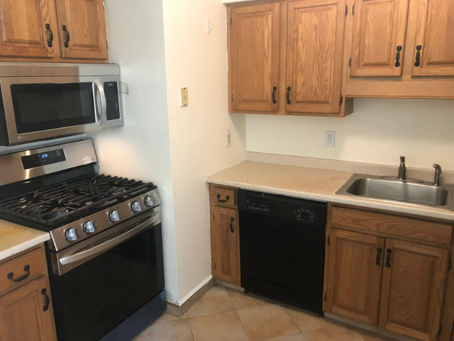 Building Photo - 514 Springbrook Cir