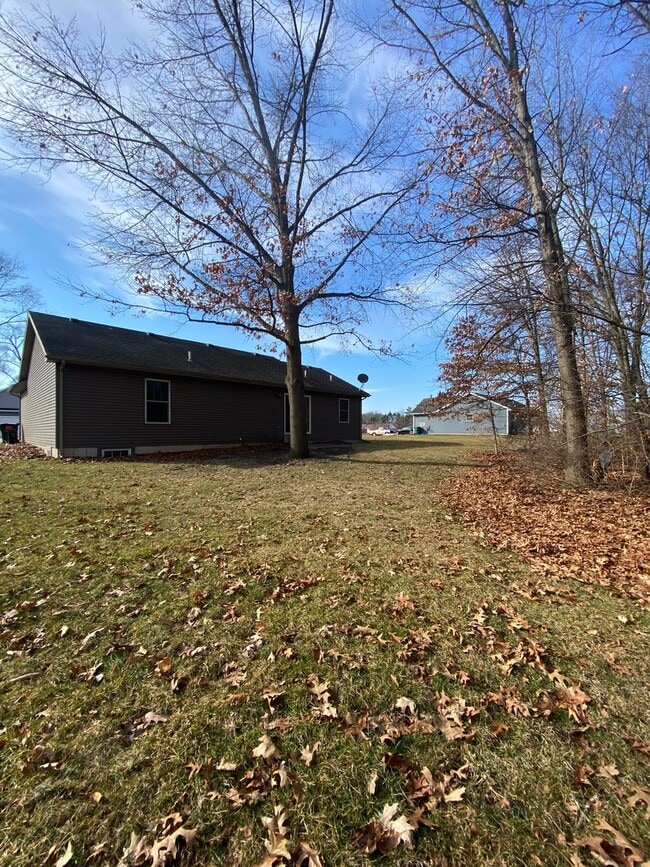 Building Photo - 3 Bedroom Home in Jimtown Schools!