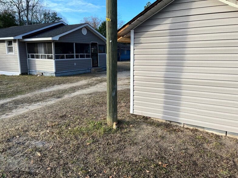 Building Photo - 115 Gates St