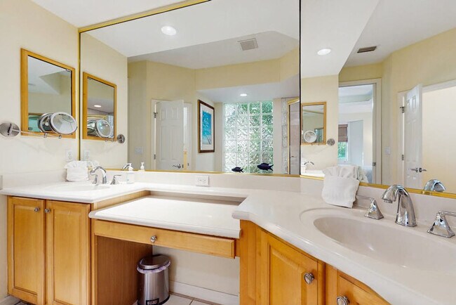 Building Photo - 6247 Wingspan Way