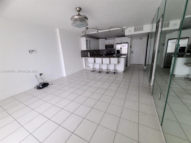 Building Photo - 401 Ocean Dr
