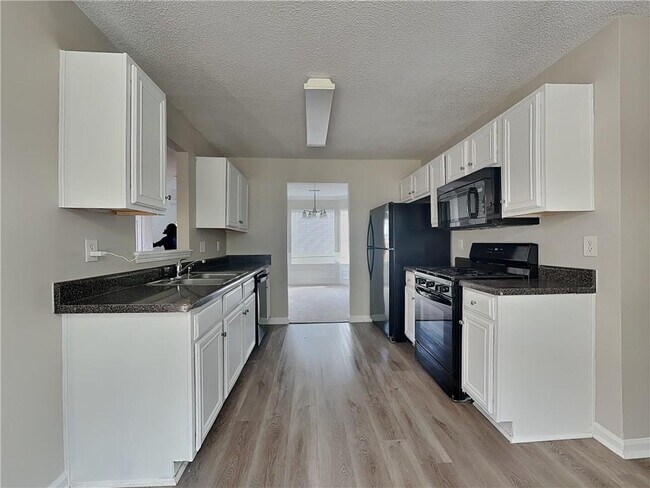 Building Photo - 205 Oak Terrace Dr