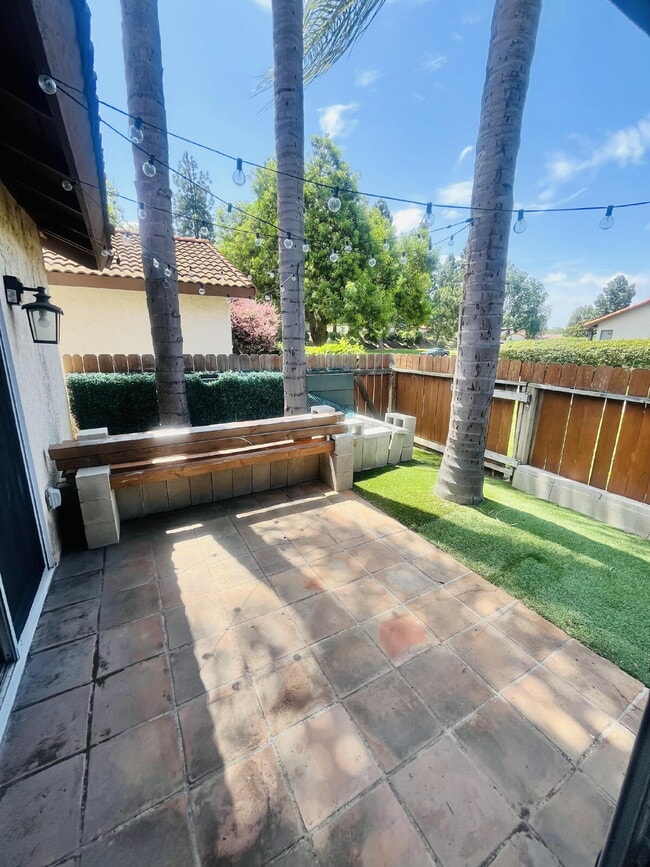 Building Photo - $3,000 - 2 Bed / 2 Bath Condo in Oceanside