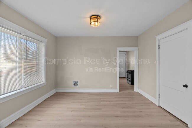 Building Photo - 4102 California Ave