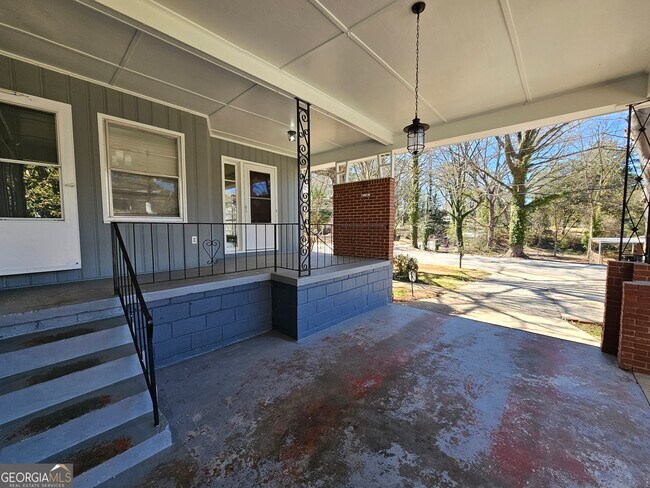 Building Photo - 2654 Plantation Dr