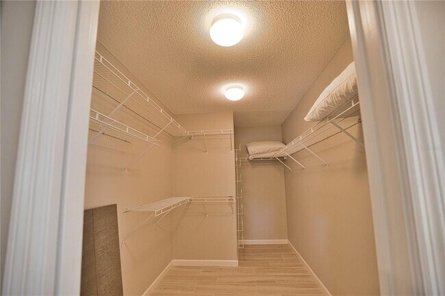 Building Photo - 1702 Kilruss Dr