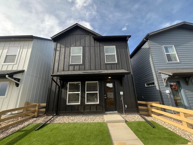 Building Photo - Brand New Home in Mosaic