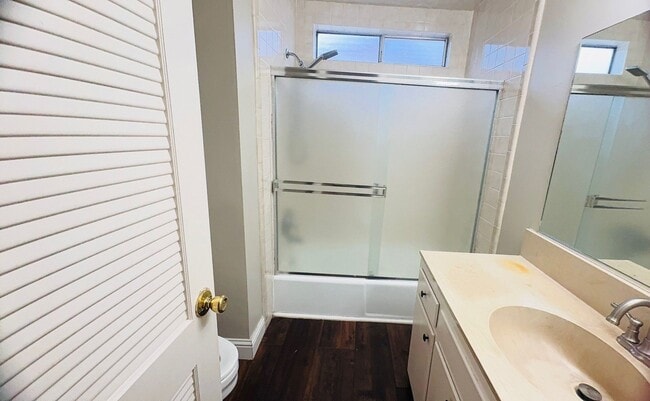 Building Photo - Beautiful Home with Golf course Views