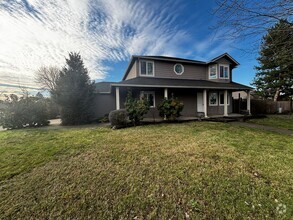 Building Photo - Gorgeous Two Story 3 Bed/ 2.5 Bath Home of...