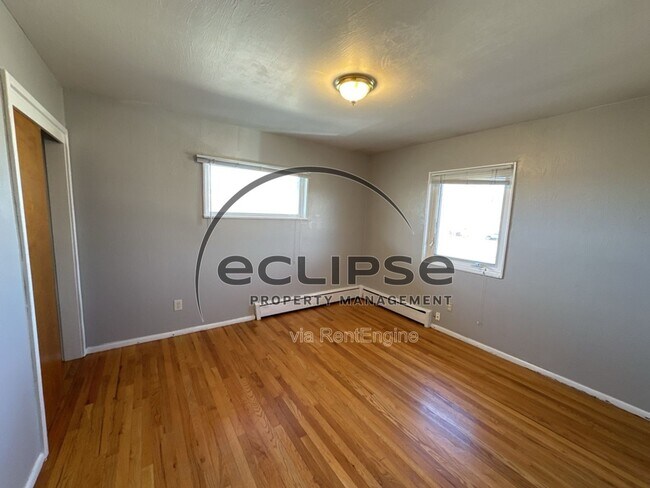 Building Photo - 1823 Gunnison Ave