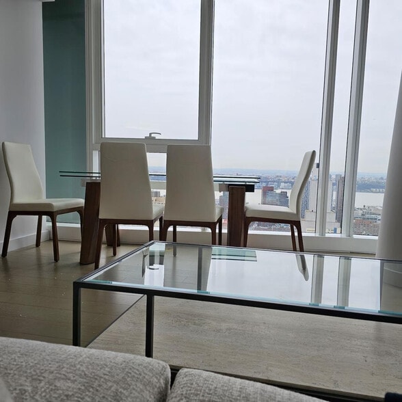 Building Photo - 1626 Broadway