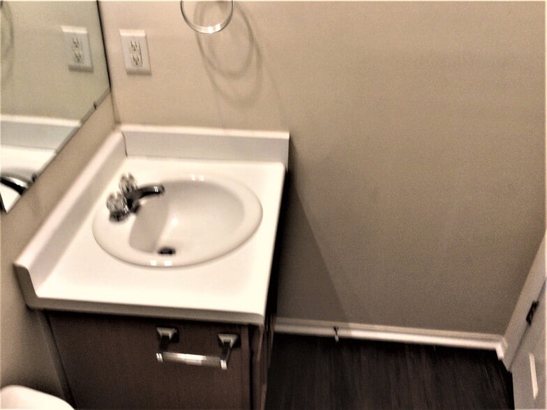 Building Photo - 3906 SE Jack Pine Ct