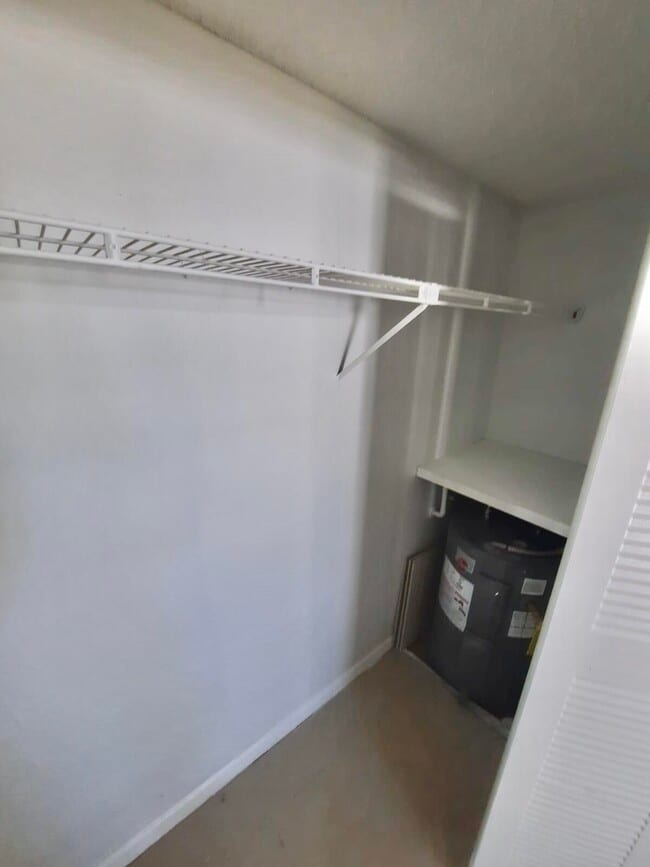 Building Photo - 706 Executive Center Dr