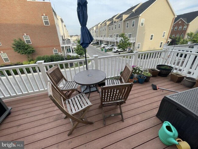 Building Photo - 7563 Crowley St