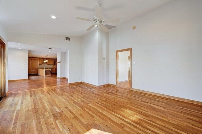Building Photo - 1102 Garner Ave