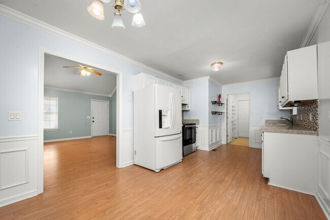 Building Photo - 2403 Medford Campbell Blvd