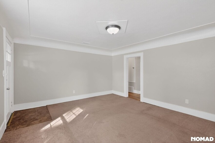 Building Photo - 2002 E 51st St