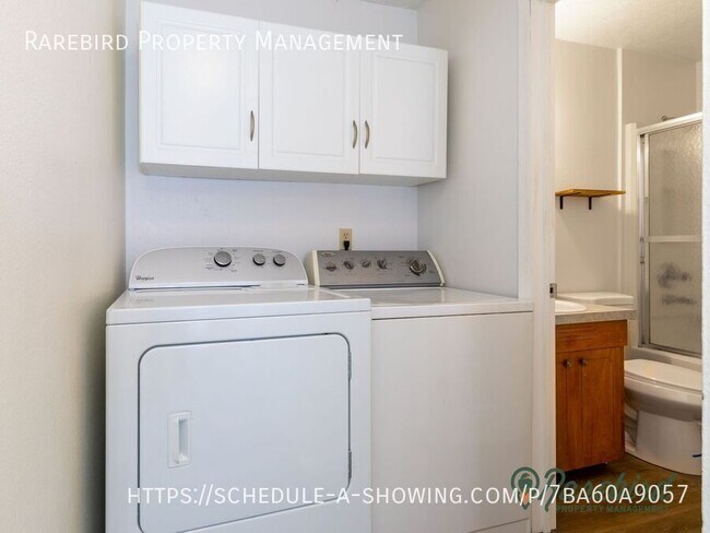 Building Photo - $500 OFF SPECIAL! 2 bed, 1 bath available ...
