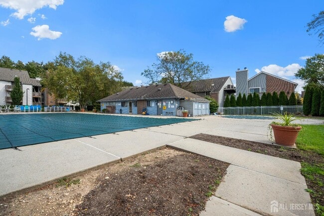 Building Photo - 607 Ravens Crest Dr