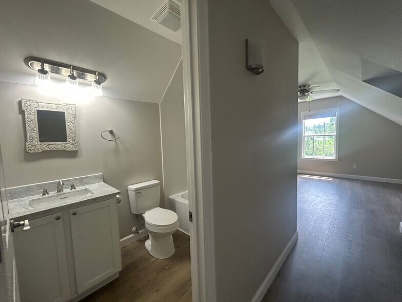 Building Photo - 1205 Cocksfoot Ln