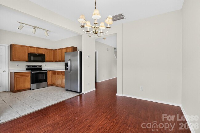 Building Photo - 9107 Newfield St