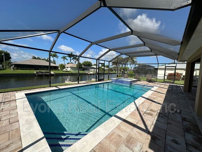 Building Photo - 2202 SE 8th St