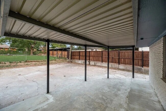 Building Photo - 5706 Rocky Ridge Rd