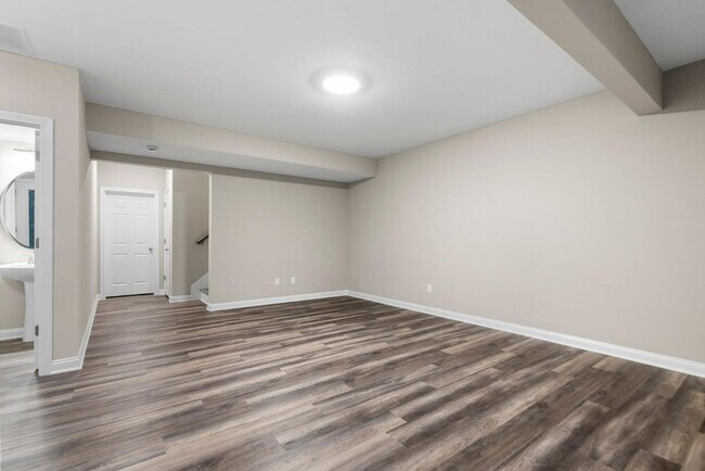 Building Photo - 677 Shaker Dr