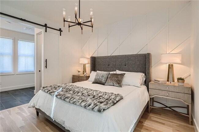 Building Photo - 997 Wylie St SE