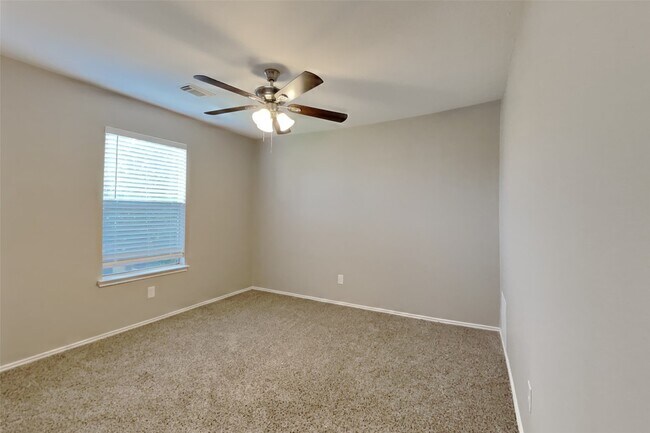Building Photo - 17303 Davenway Dr