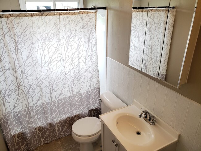 Building Photo - Charming 3-Bedroom Ranch Home on Corner Lo...