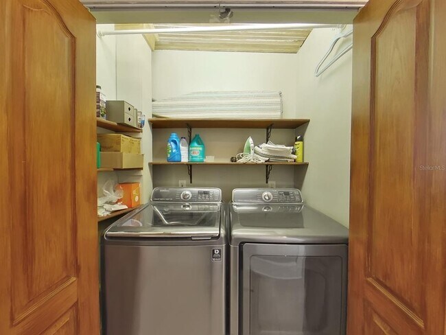 Building Photo - 614 8th St N