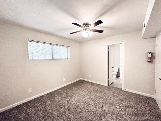 Building Photo - 3629 N MacGregor Way