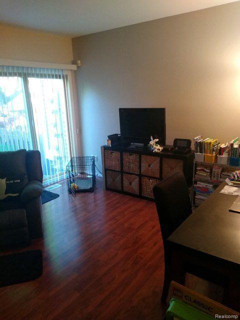 Building Photo - 1555 Brentwood