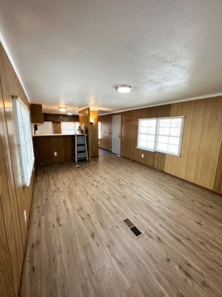 Building Photo - 2006 10th Ave N