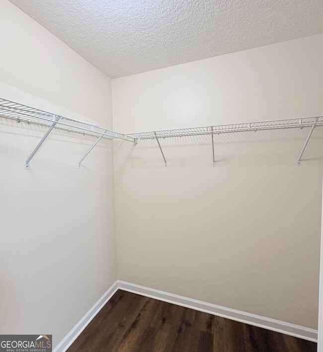 Building Photo - 102 Lake Victoria Dr