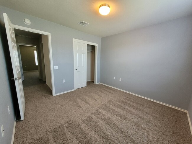Building Photo - 11012 Liberty Farms Dr