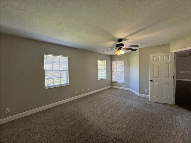 Building Photo - 5615 SW 138th Terrace