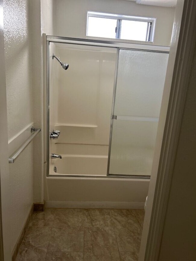 Building Photo - 267Amar